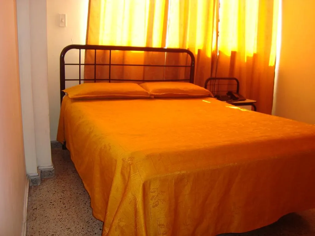 Metro Hotel Medellin 3*,